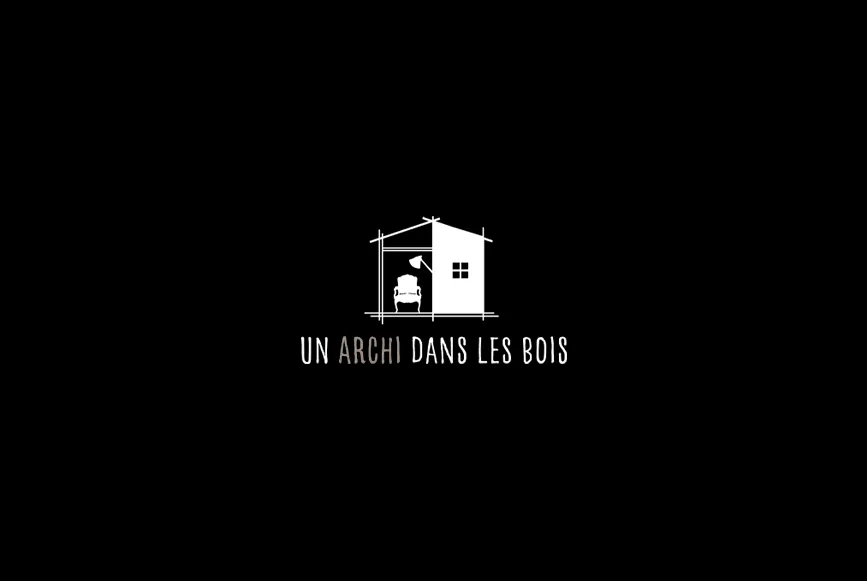 Logo un archi dans les bois